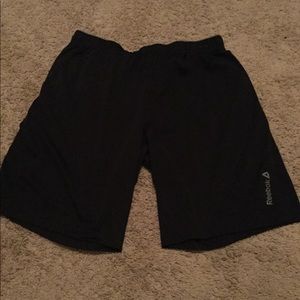 Reebok short EUC sz LRG